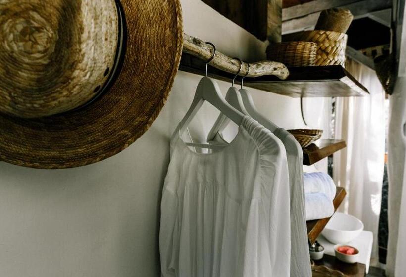 Bungalow Standard, Mamasan Treehouses & Cabins