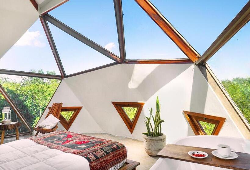 Studio Deluxe, Mamasan Treehouses & Cabins