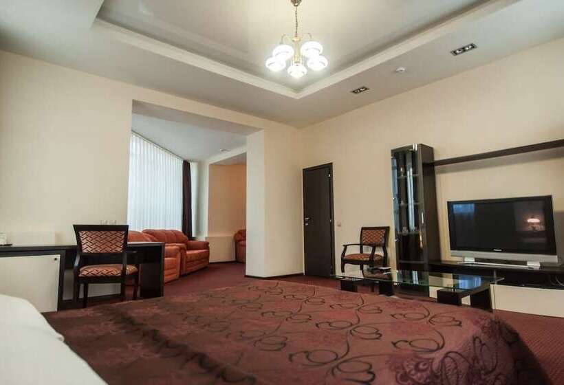 سوییت سوپریور, Planeta Spa