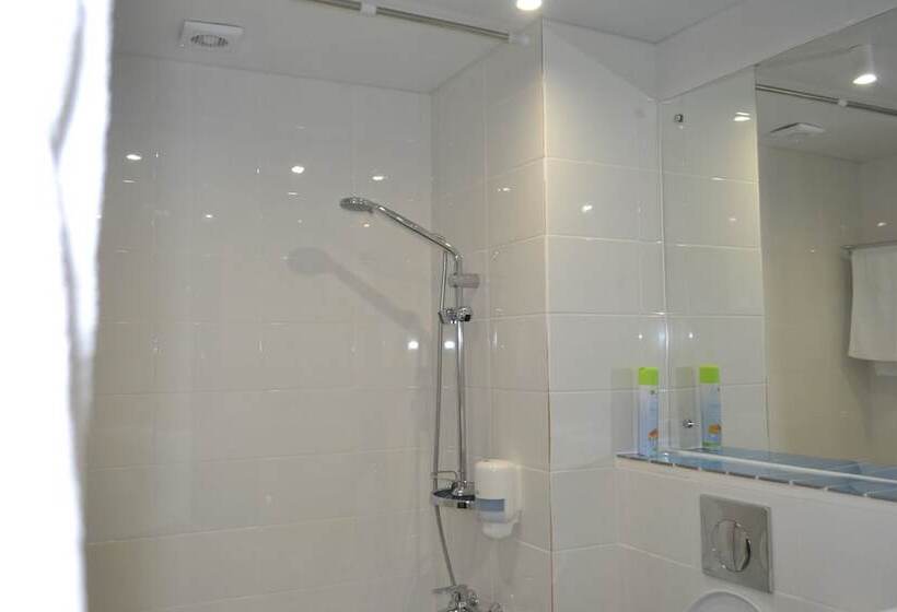 اتاق استاندارد سه نفره, Planeta Spa