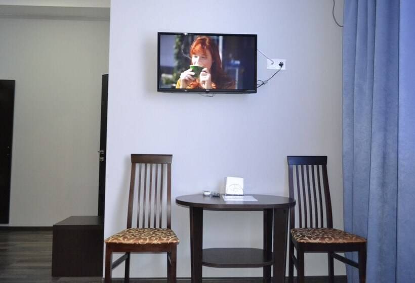 اتاق استاندارد سه نفره, Planeta Spa