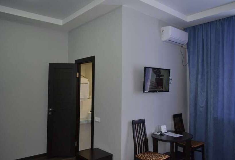 اتاق استاندارد سه نفره, Planeta Spa