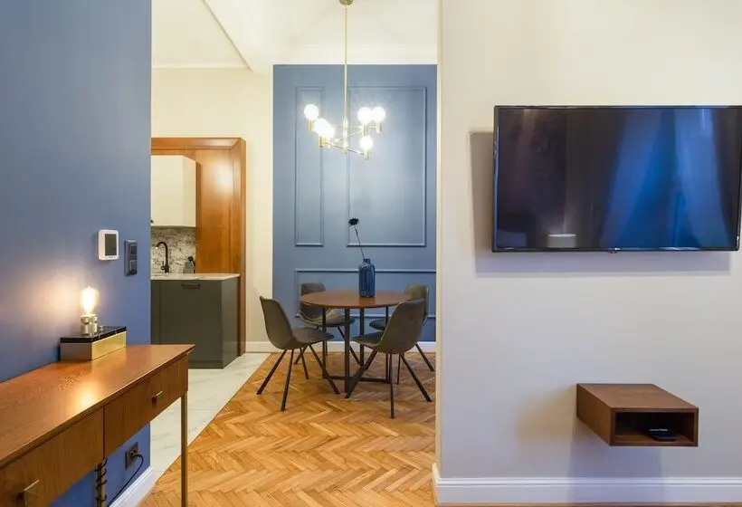 استودیوی استاندارد, Mr 3 Apartments