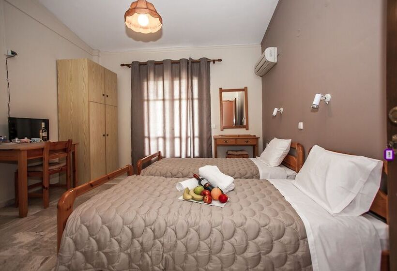 חדר אקונומי, Orelia Pension