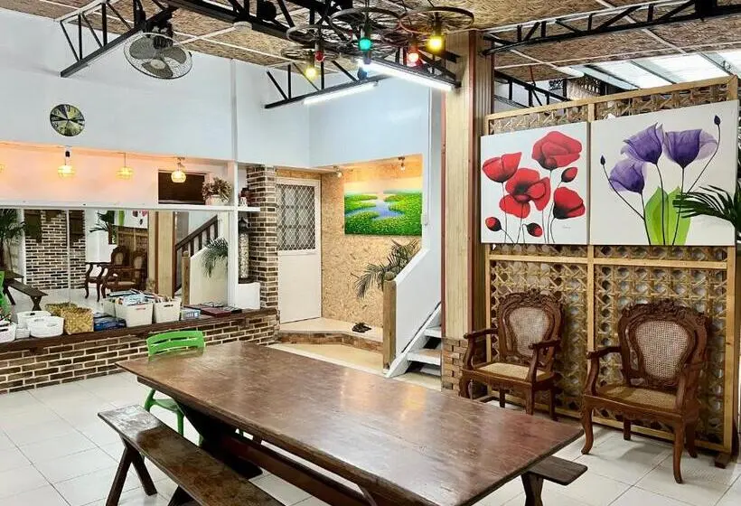 استودیو استاندارد با بالکن, Balai Tinay Guesthouse