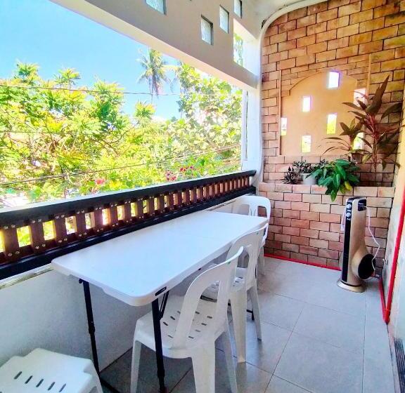 استودیو استاندارد با بالکن, Balai Tinay Guesthouse