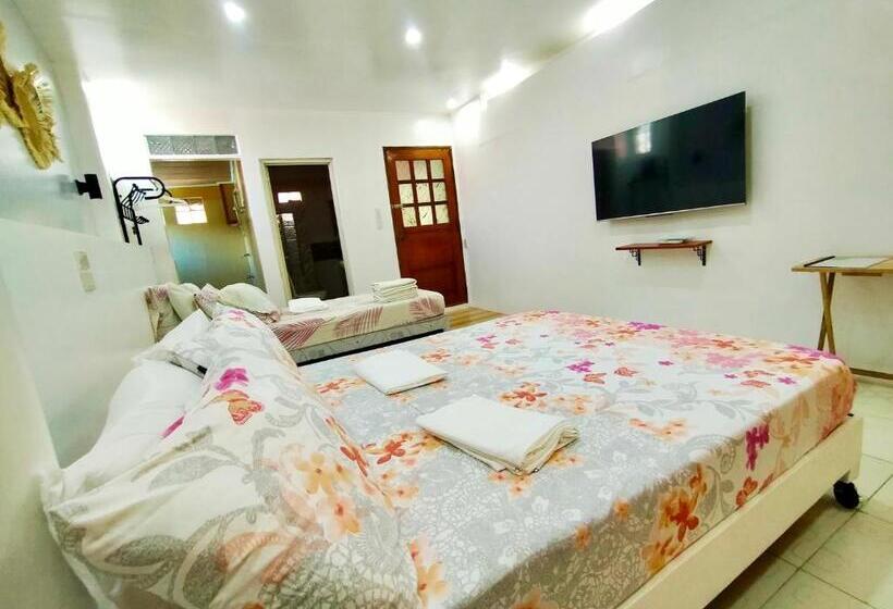 استودیو استاندارد با بالکن, Balai Tinay Guesthouse