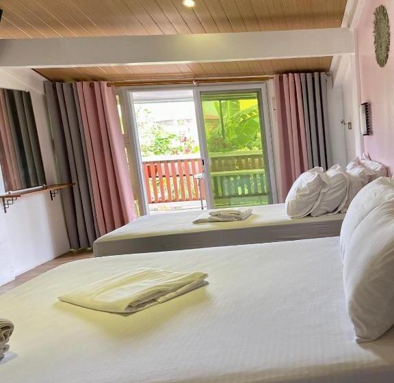 سوییت خانوادگی, Balai Tinay Guesthouse