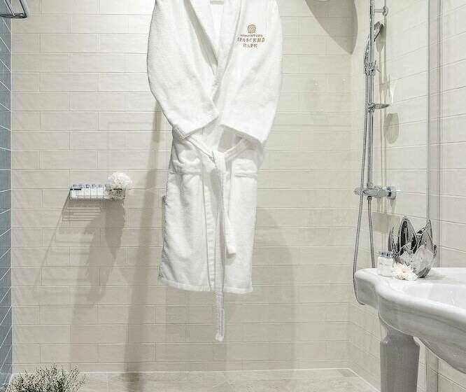 豪华套房, Grafskiy Park