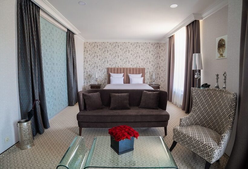 豪华套房, Grafskiy Park