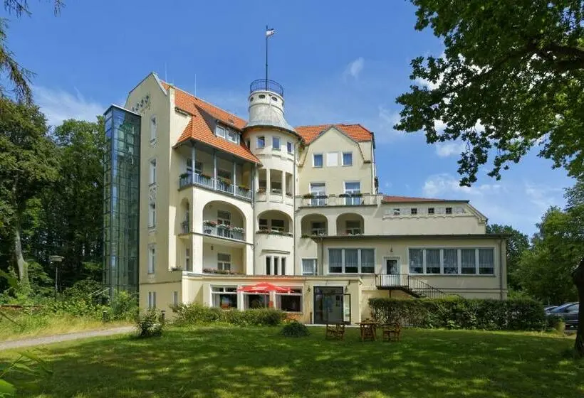 Standard Yhden Hengen Huone, Waldschloss Parow