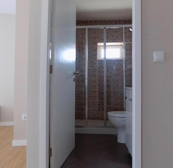 جناح عائلي, Cmb Guesthouse