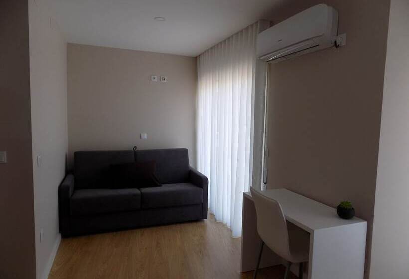 جناح عائلي, Cmb Guesthouse