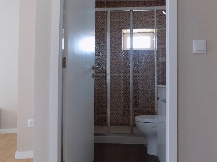 سوییت خانوادگی, Cmb Guesthouse