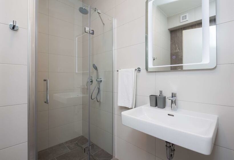 オーシャンビュースーペリアワンルーム, Villa Medak