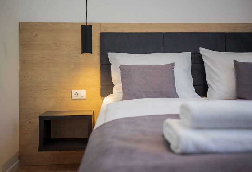 オーシャンビュースーペリアワンルーム, Villa Medak