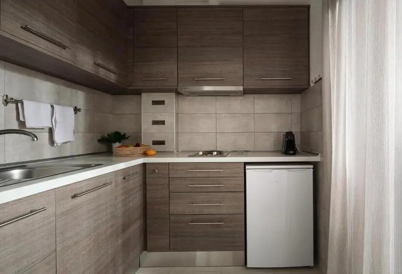 Perhestudio, Tsamakdas House