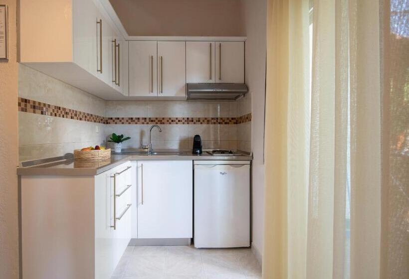 Семейные Апартаменты, Tsamakdas House