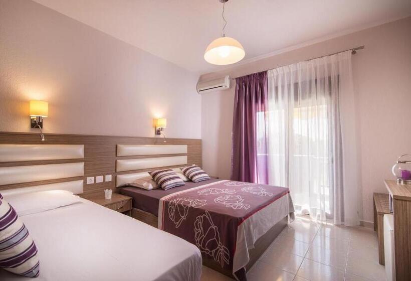 דירת שני חדרים, Tsamakdas House