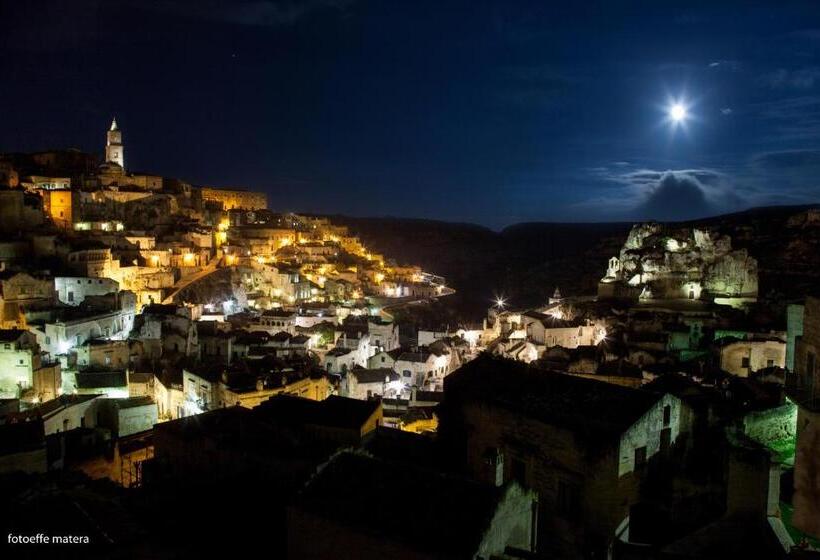 سوییت جونیور با بالکن, Vittorio Veneto Matera Luxury Rooms