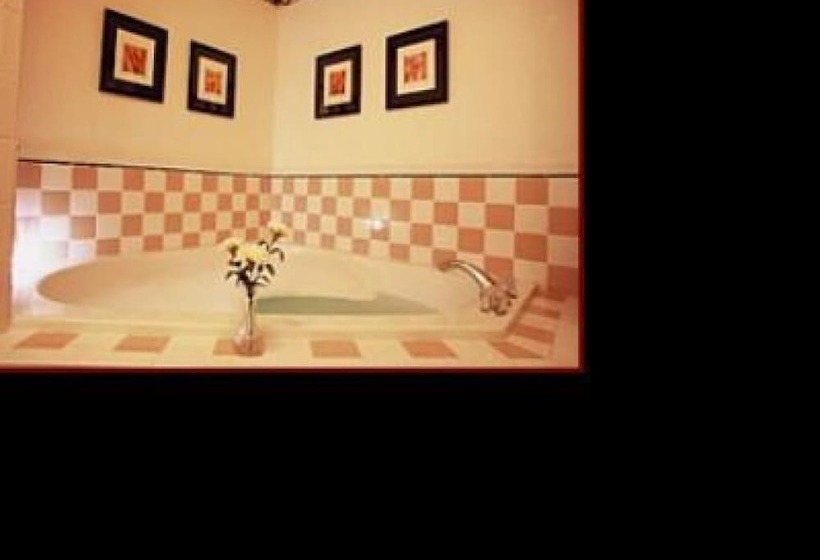 غرفة سوبيريور مطلة على حمام السباحة, The 1896 House Country Inn   Brookside & Pondside