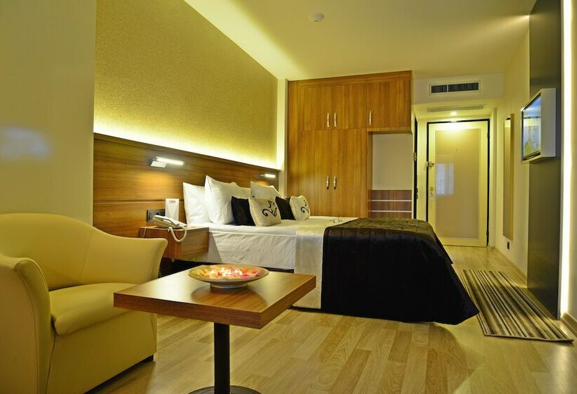 Habitació Estàndard, Aksan