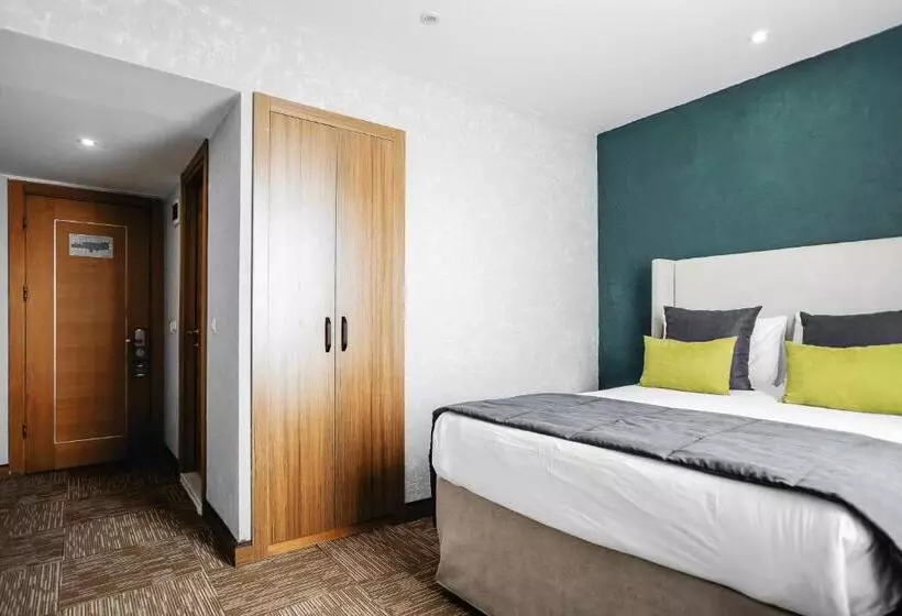 اتاق استاندارد یک نفره, Carlton Hotel Old City