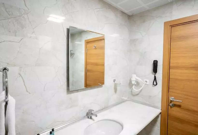 اتاق استاندارد, Carlton Hotel Old City