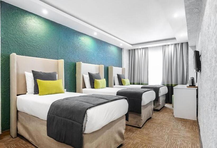 اتاق استاندارد سه نفره, Carlton Hotel Old City