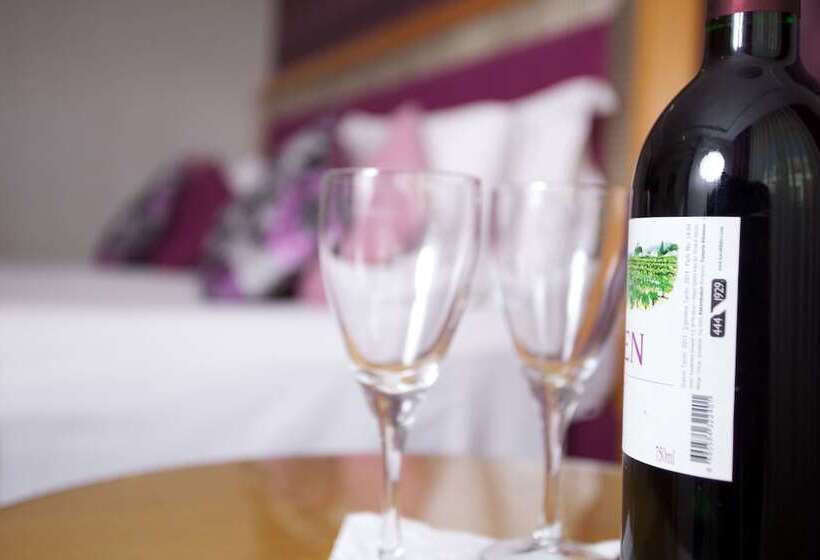 اتاق استاندارد یک نفره, Carlton Hotel Old City