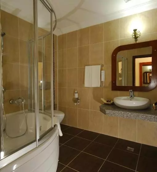 اتاق اجرایی سه نفره, Dinler Hotels Urgup