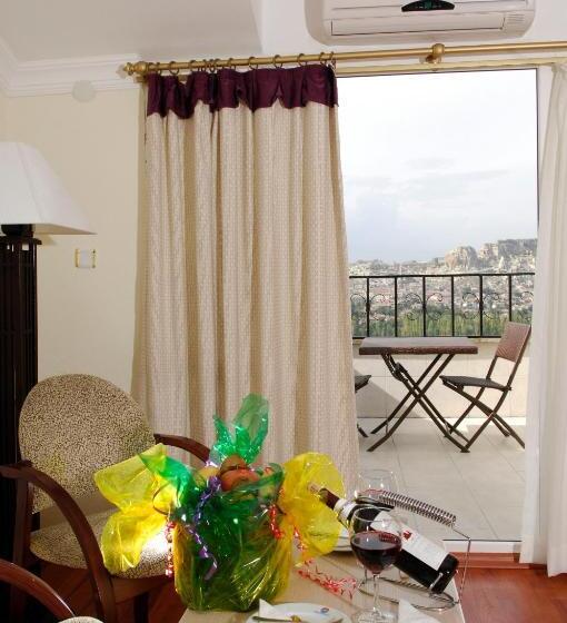 חדר אקזקיוטיב לשלושה, Dinler Hotels Urgup