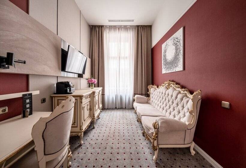 سوییت جونیور, Grand Hotel Lviv Casino & Spa