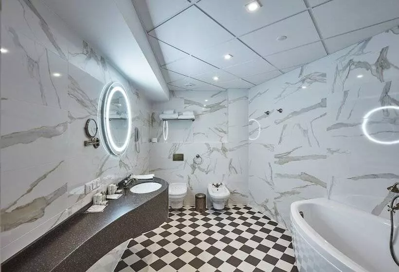 سوییت, Grand Hotel Lviv Casino & Spa