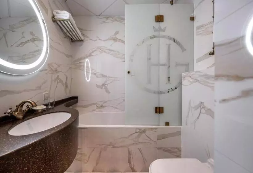 سوییت جونیور, Grand Hotel Lviv Casino & Spa