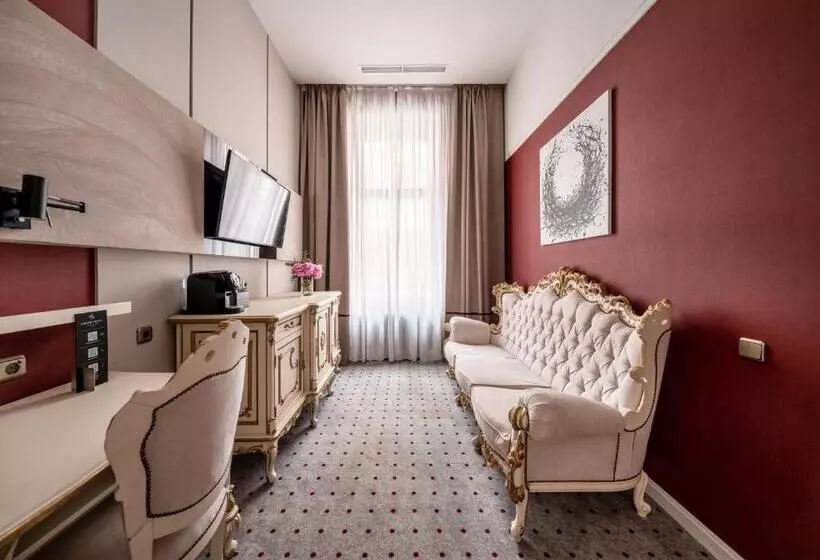 سوییت جونیور, Grand Hotel Lviv Casino & Spa