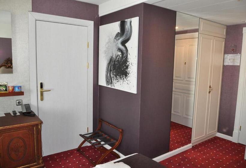 اتاق خانوادگی, Grand Hotel Lviv Casino & Spa