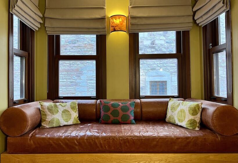 اتاق لوکس, Ibrahim Pasha