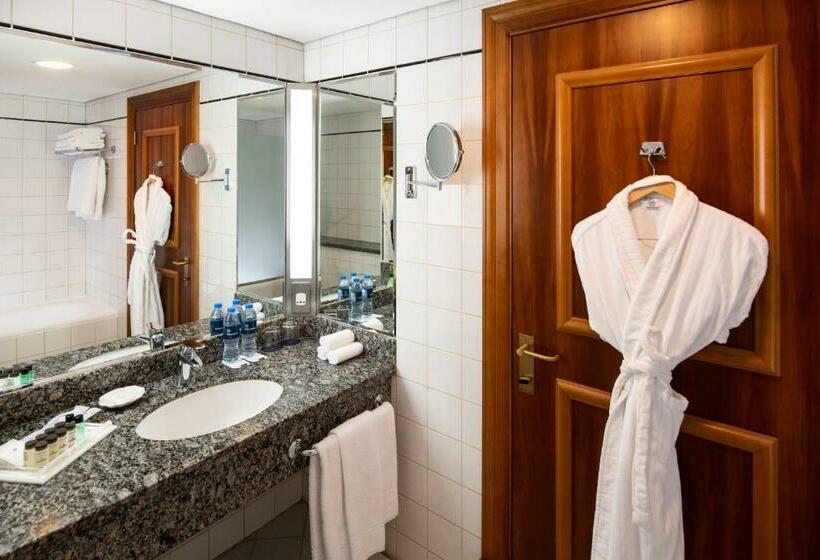 اتاق لوکس با چشمانداز دریا, Sheraton Jumeirah Beach Resort