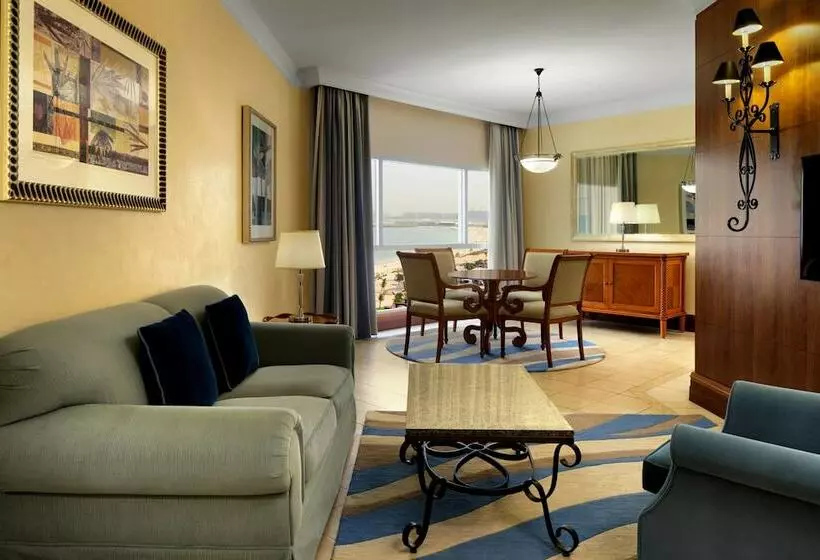 سوئیت جونیور با چشم‌انداز, Sheraton Jumeirah Beach Resort