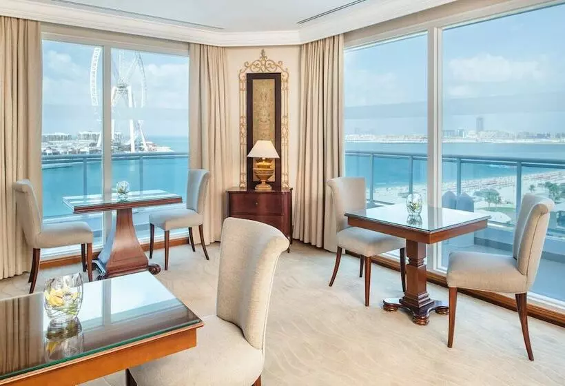 سوئیت جونیور با چشم‌انداز, Sheraton Jumeirah Beach Resort