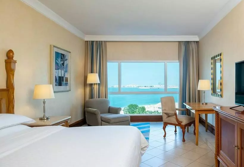 اتاق لوکس با چشم‌انداز دریا, Sheraton Jumeirah Beach Resort
