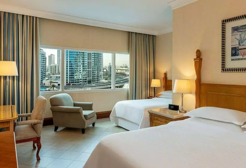 اتاق لوکس با چشم‌انداز دریا, Sheraton Jumeirah Beach Resort