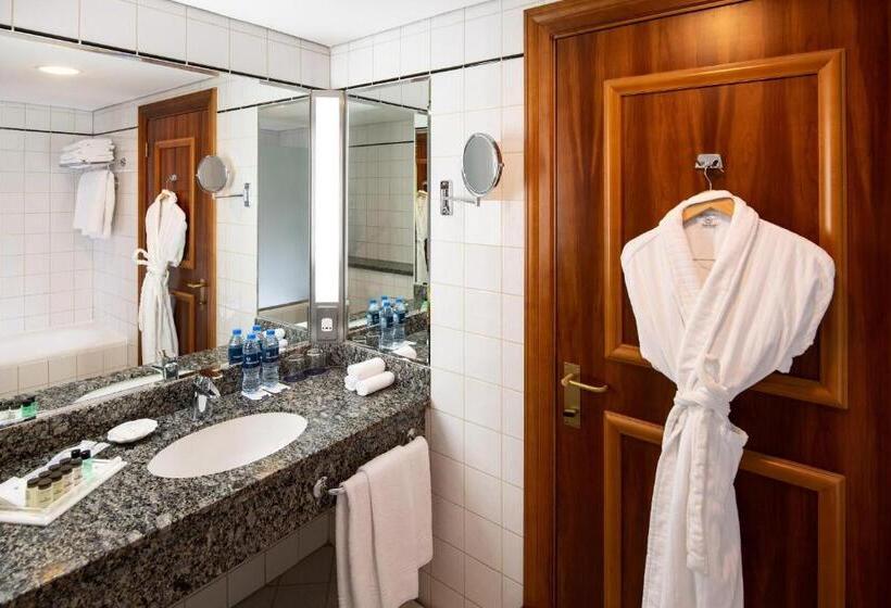 اتاق لوکس با تخت بزرگ, Sheraton Jumeirah Beach Resort