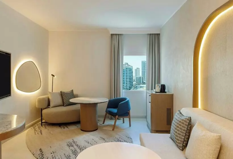 سوئیت جونیور با چشم‌انداز, Sheraton Jumeirah Beach Resort
