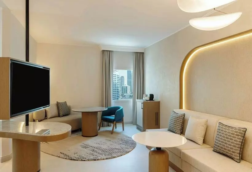 سوئیت جونیور با چشم‌انداز, Sheraton Jumeirah Beach Resort