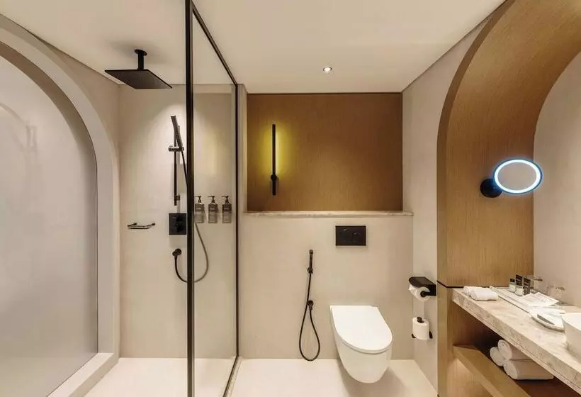 سوئیت پریمیوم با چشمانداز دریا, Sheraton Jumeirah Beach Resort