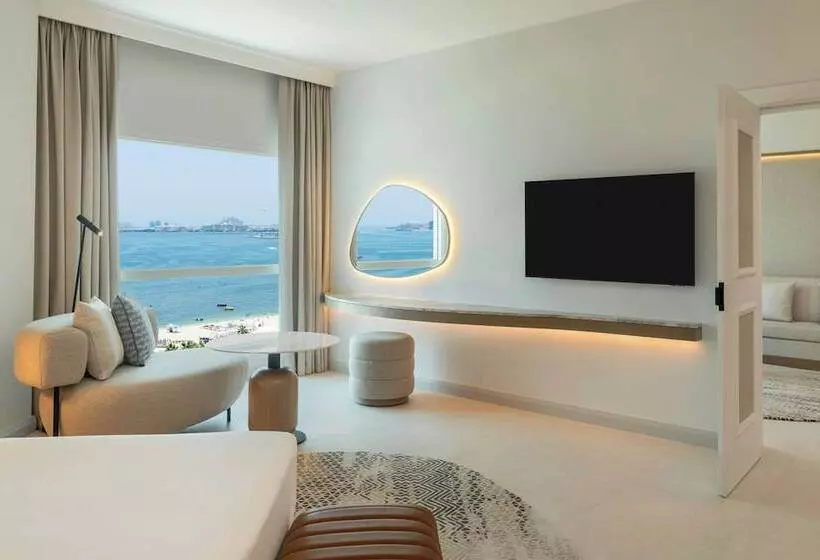 سوئیت پریمیوم با چشم‌انداز دریا, Sheraton Jumeirah Beach Resort