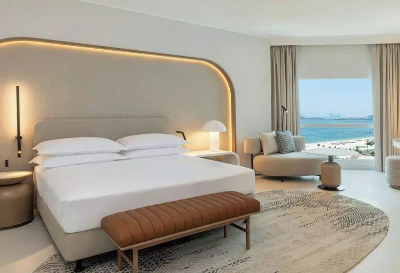سوئیت پریمیوم با چشم‌انداز دریا, Sheraton Jumeirah Beach Resort
