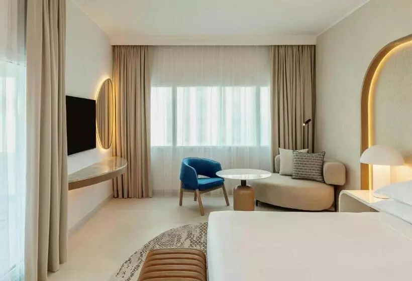 Club Room King Bed, Sheraton Jumeirah Beach Resort
